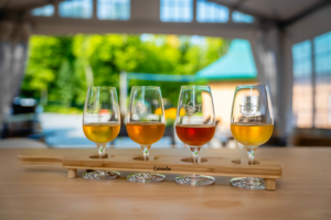 domaine au tour de table coupes de vin erable